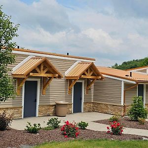 Lodge At Chalk Hill